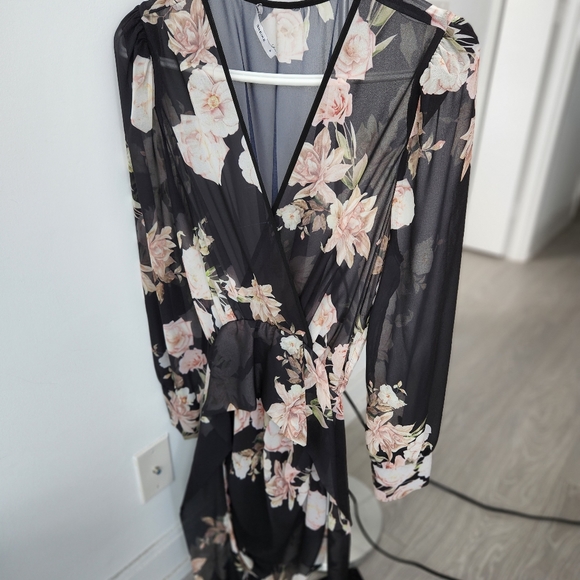 Beautiful Long Sleeve Floral Print Dress - Picture 2 of 3